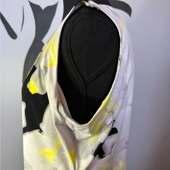 Calvin Klein Sleeveless Pleated Blouse | Abstract Floral Yellow Black Top. Ptp22 - Picture 7 of 9